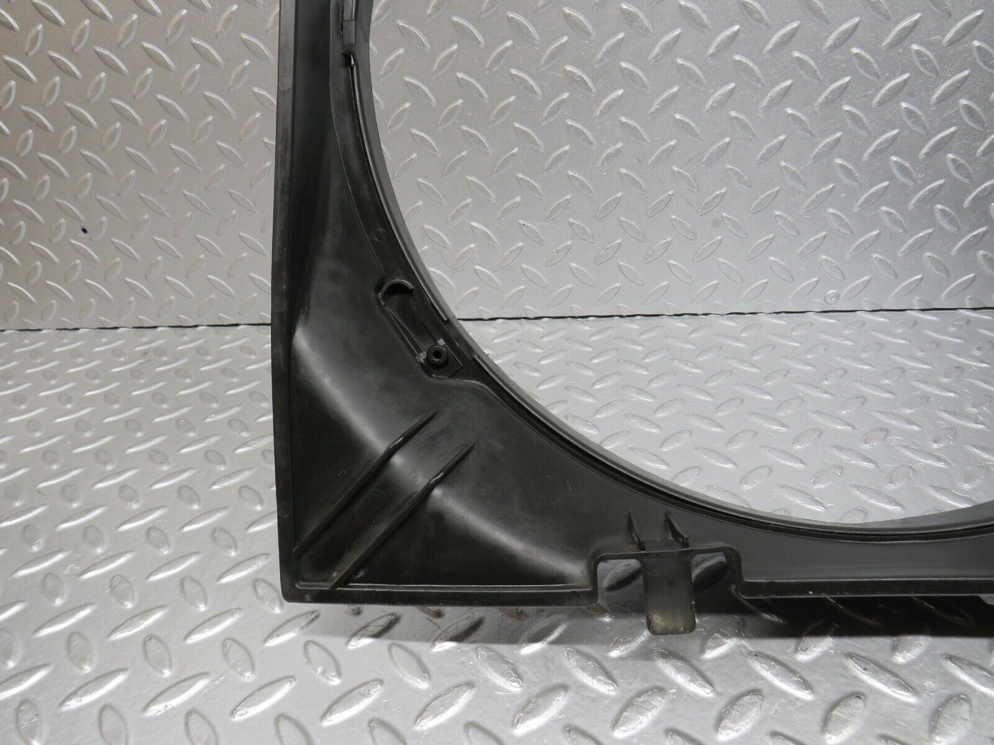 39412 Mercedes-Benz R129 320SL Coupe Radiator Fan Shroud Cover 1295051155 1295000655