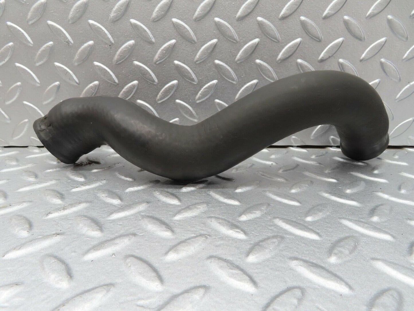 14135 Mercedes-Benz C107 280SLC Radiator Coolant Hose 1075010282