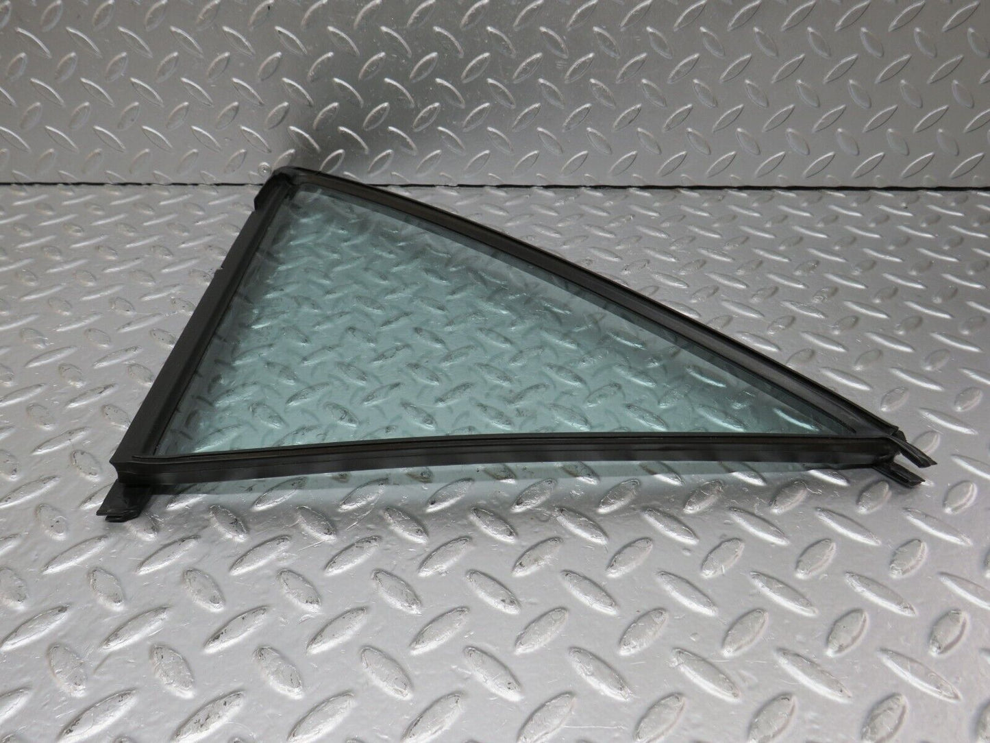 33827 Mercedes-Benz W201 190E Rear Right Quarter Window Glass 2017350624
