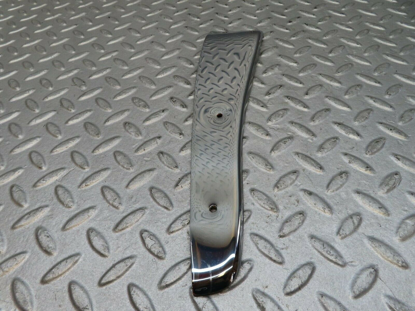 16598 Mercedes-Benz C107 380SLC Left Door Chrome Cover