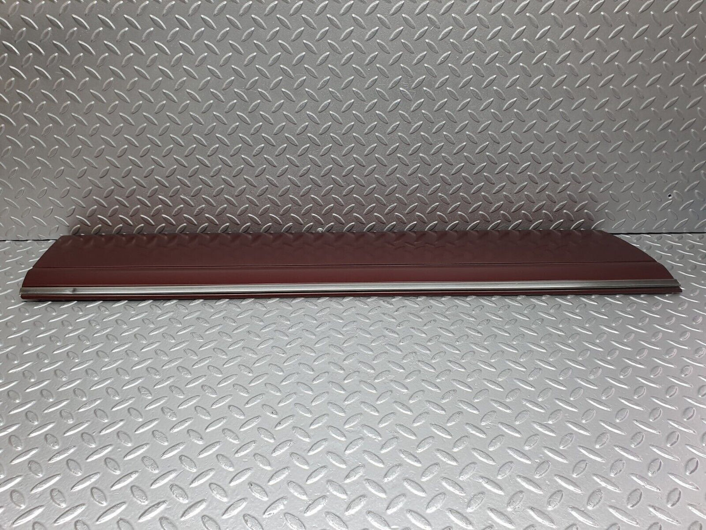 40911 Mercedes-Benz W126 300SE Front Left Door Moulding Trim 1266903740