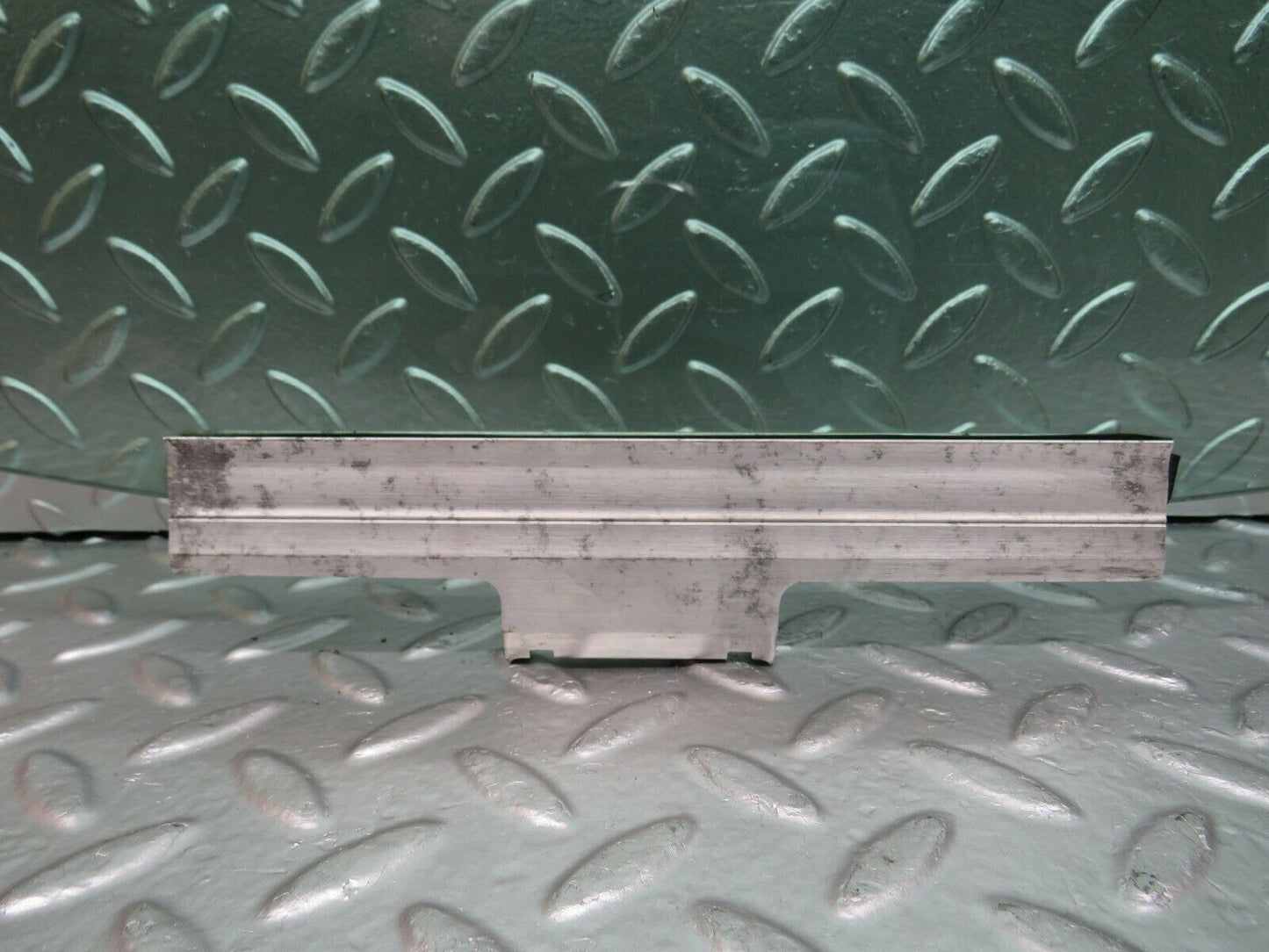 24437 Mercedes-Benz S124 220TE Wagon Rear Right Door Window Glass