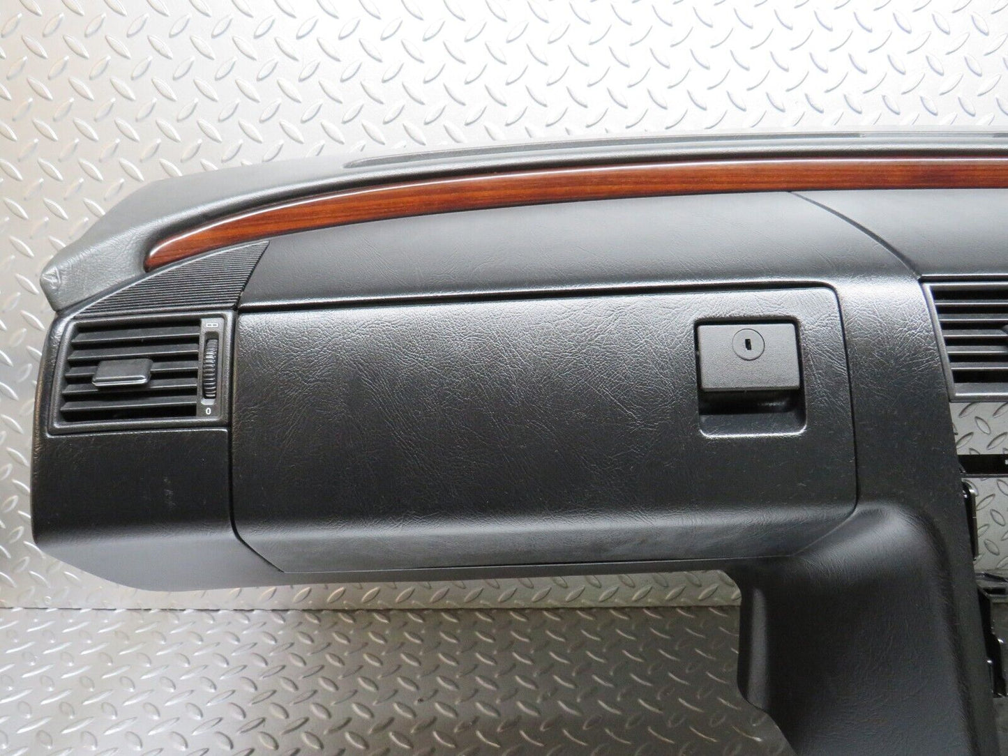 33342 Mercedes-Benz W202 C180 Dashboard Black 2026801987