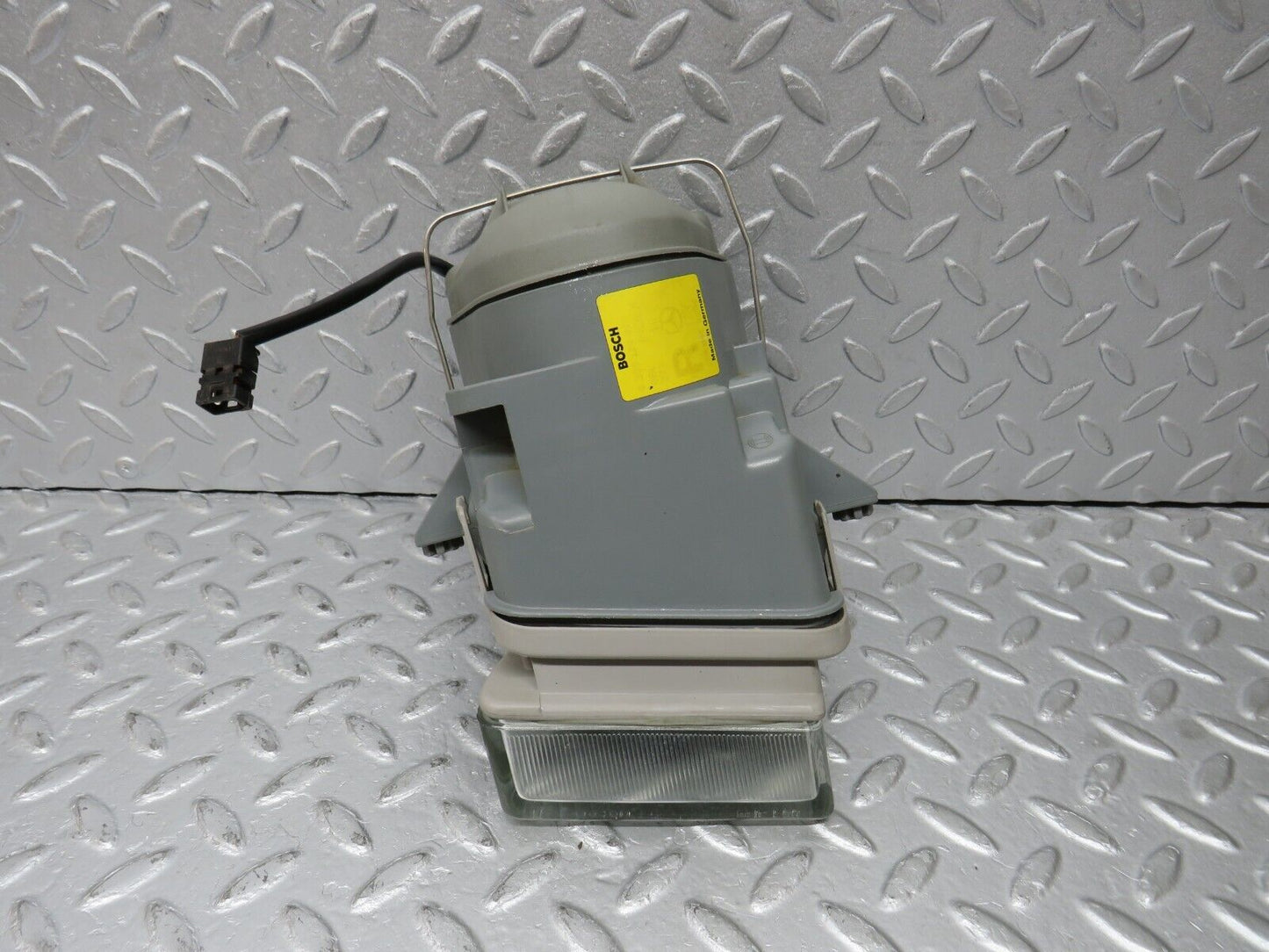38464 Mercedes-Benz R129 280SL Coupe Front Right Fog Light Bosch 0305120002 1298200256 1305621246