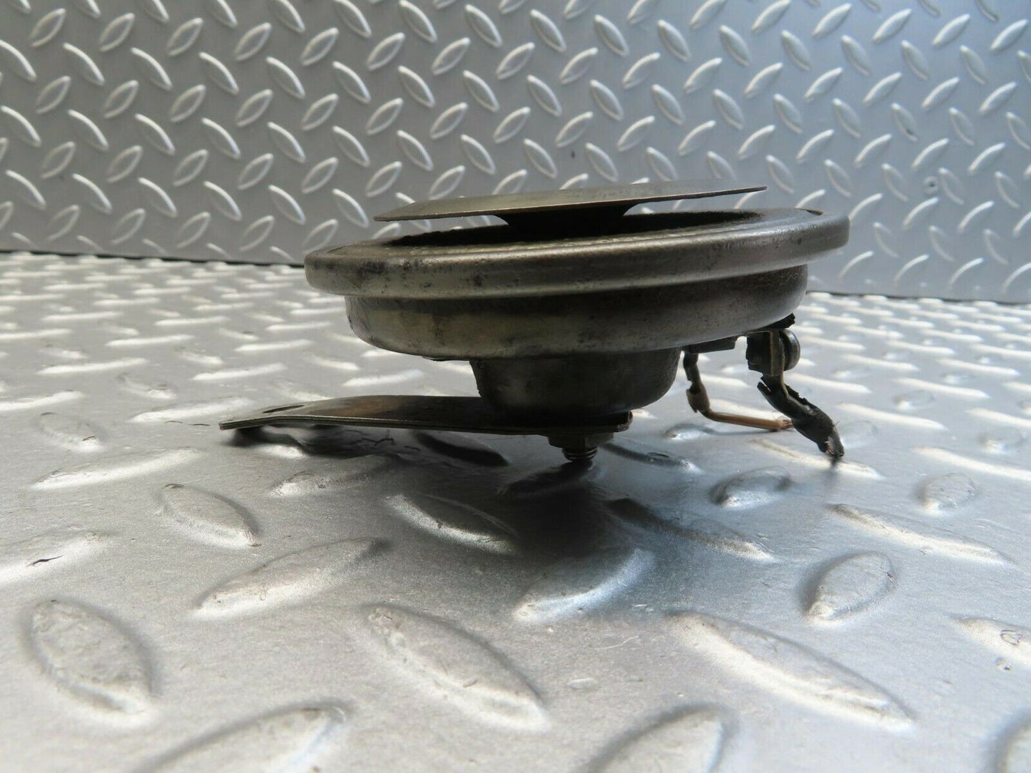 11529 Mercedes-Benz C123 230CE Coupe Horn