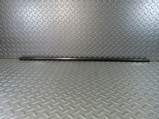 10255 Mercedes-Benz W123 Front Left Door Centre Moulding Trim