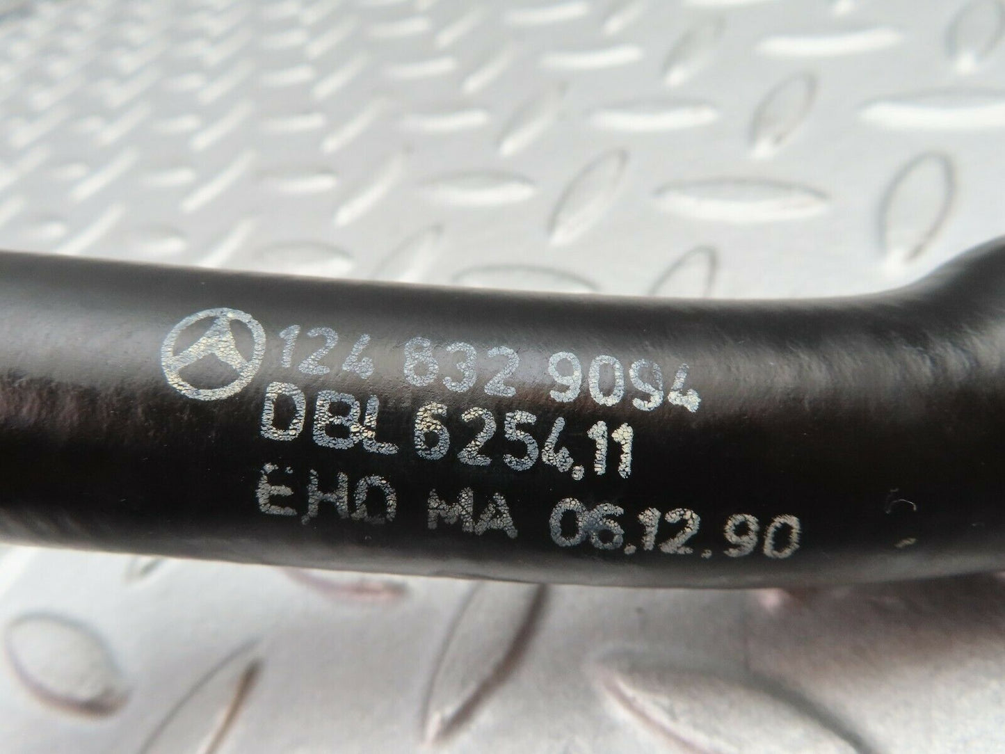 5477 Mercedes-Benz W124 230E Water Hose Pipe 1248329094