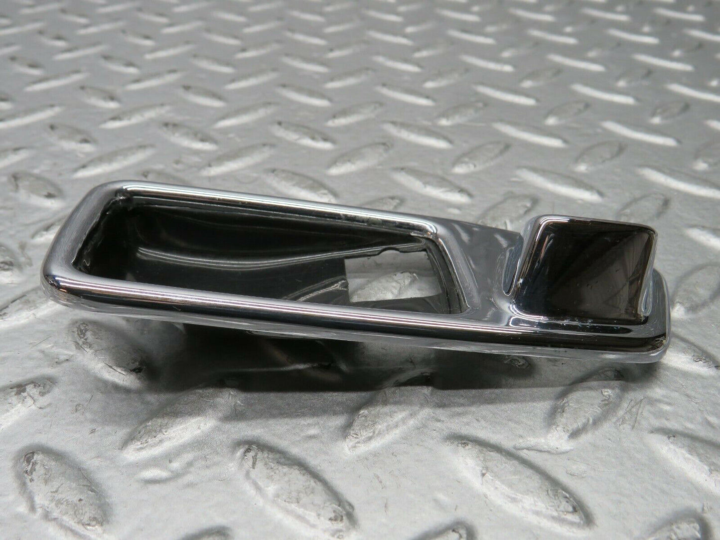 21976 Mercedes-Benz S123 280TE Wagon Chrome Frame For Door Opener Left 1167660111