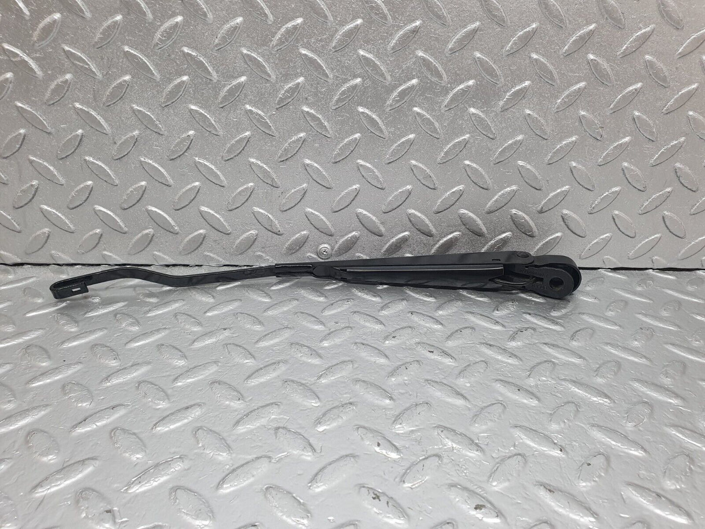 43983 Mercedes-Benz C123 230CE Coupe Wiper Arm Bosch Left Side
