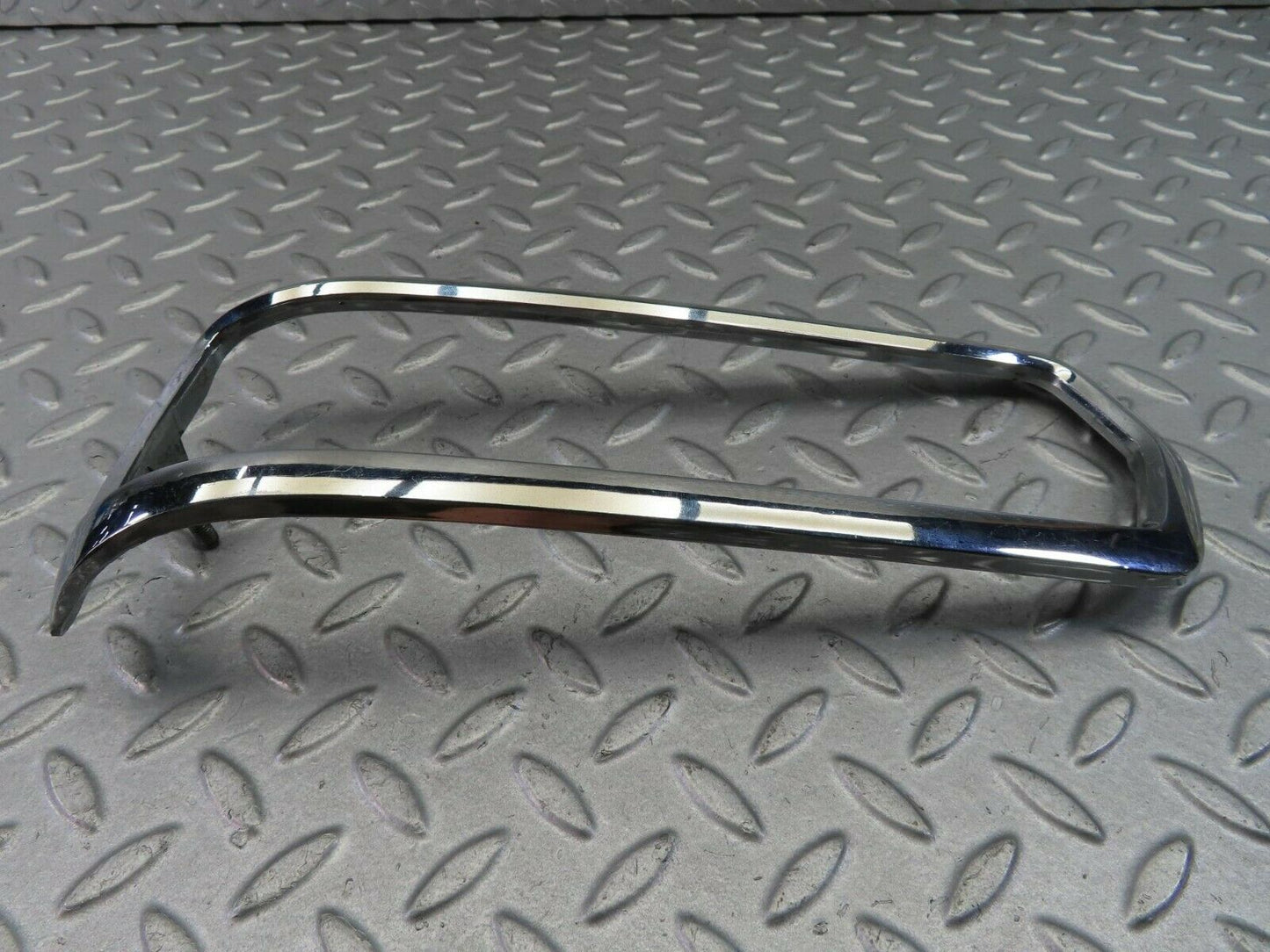 8096 Mercedes-Benz W108 Tail Light Chrome Frame Left 1088260159
