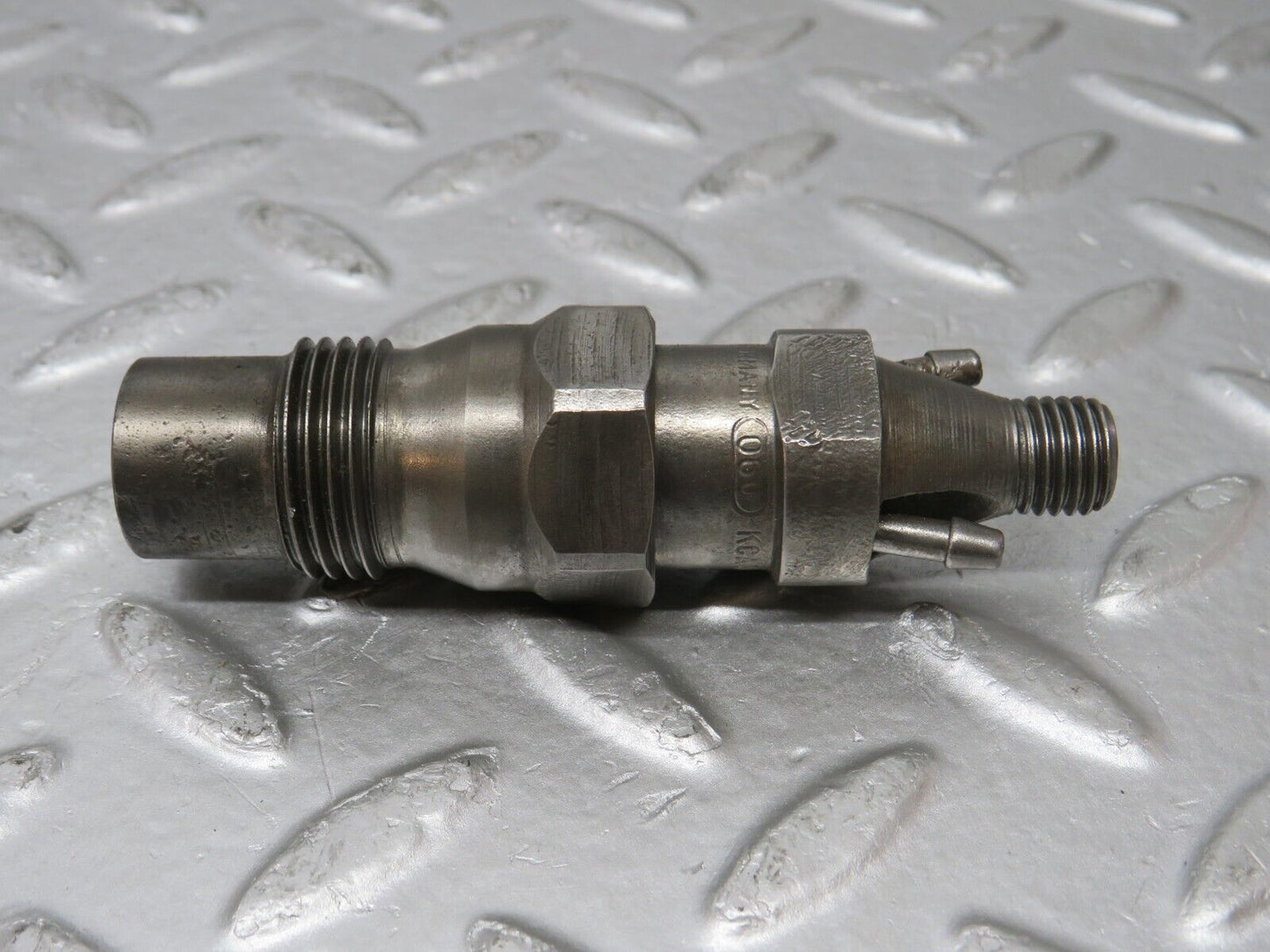 32900 Mercedes-Benz W123 300D Fuel Injector Bosch KCA30S35/4