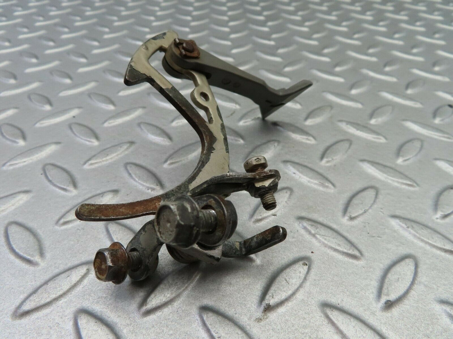 6220 Mercedes-Benz W126 380SE Bonnet Safety Latch