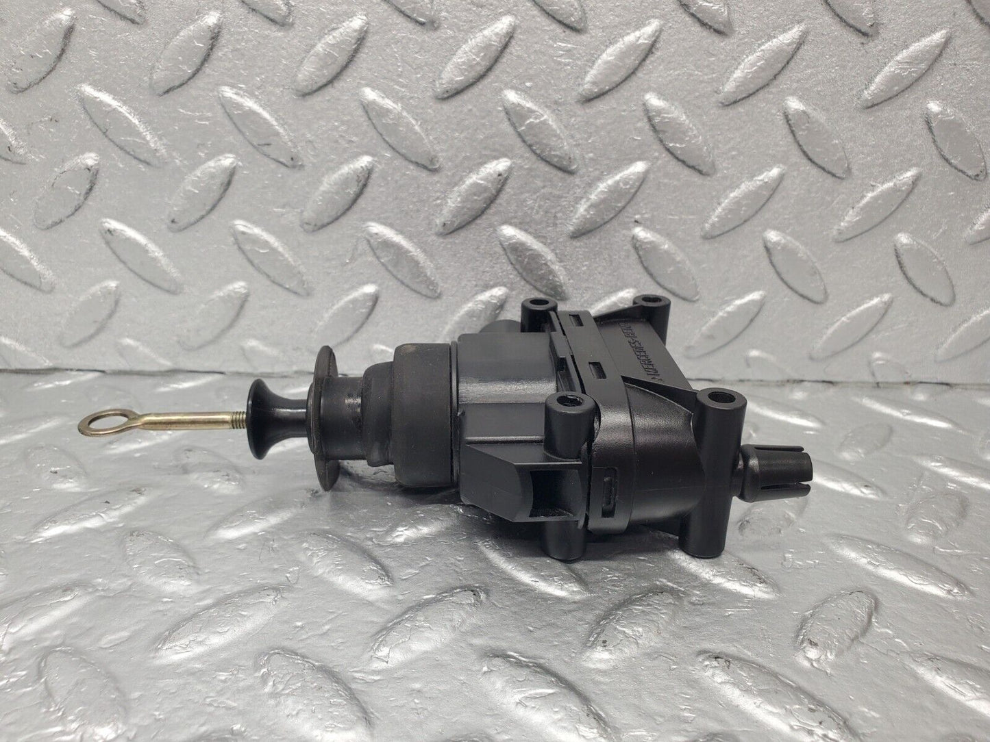 46147 Mercedes-Benz W124 Front Left Door Lock Vacuum Actuator