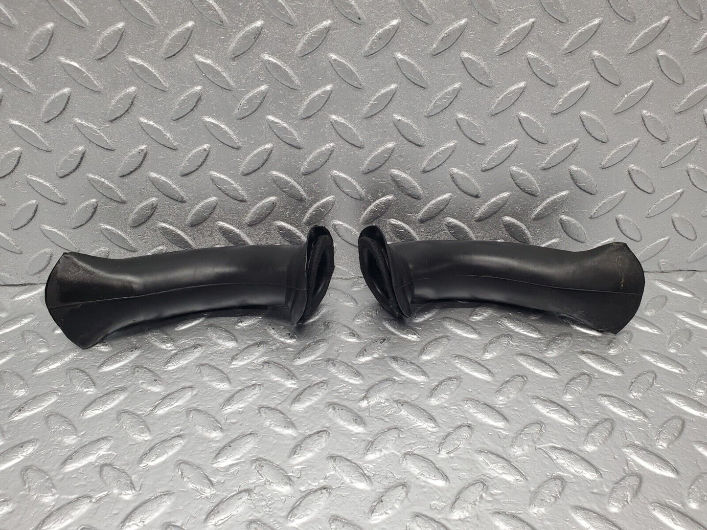46441 Mercedes-Benz C123 280CE Coupe Water Drain Hose 2x 1238320594 1238320694