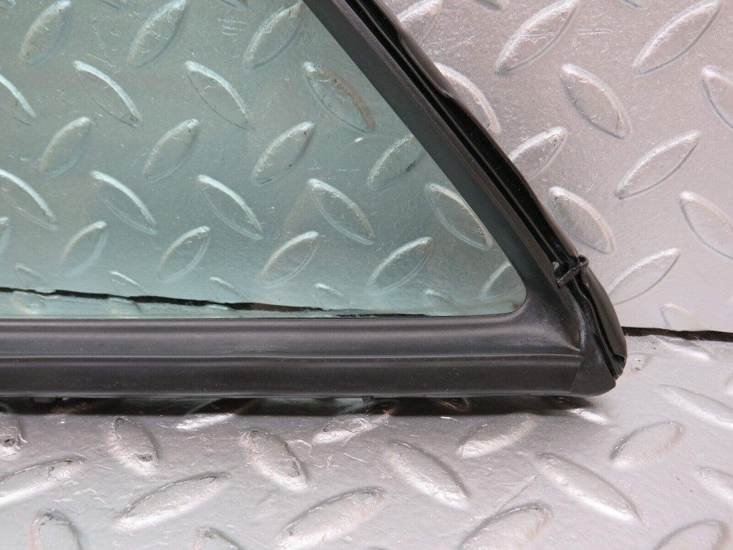 33827 Mercedes-Benz W201 190E Rear Right Quarter Window Glass 2017350624