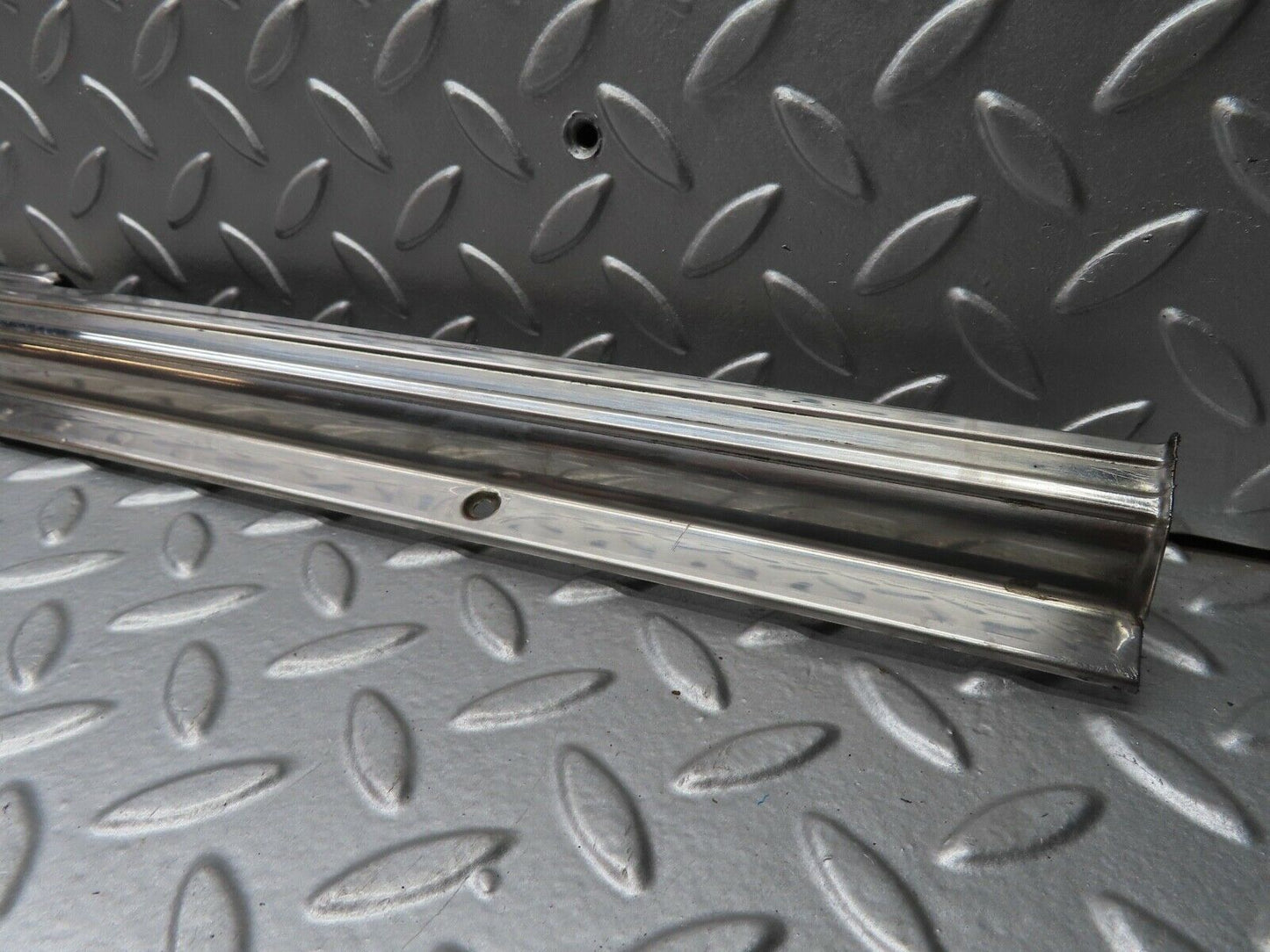 20956 Mercedes-Benz W114 250CE Coupe Left Door Sill Chrome