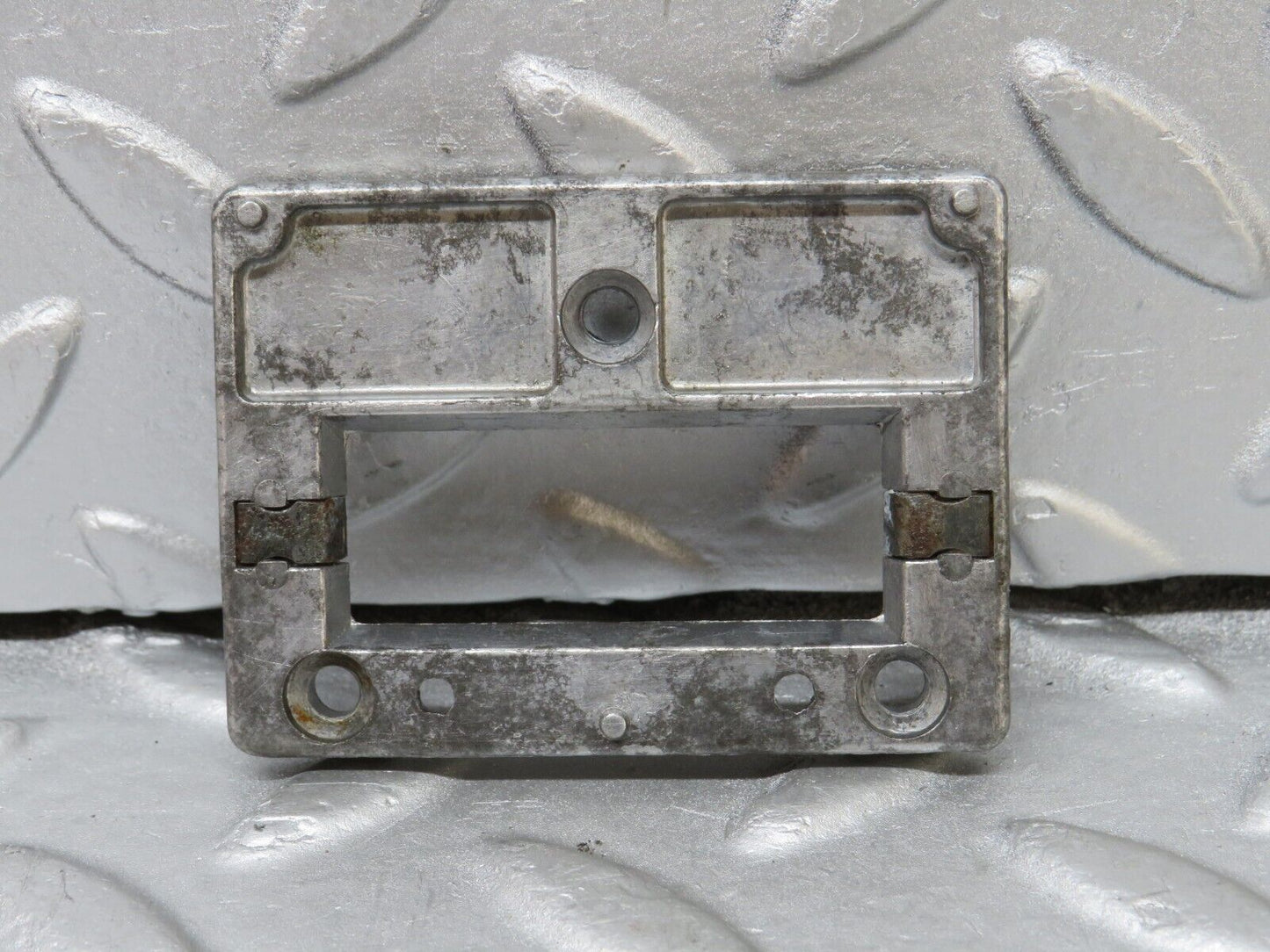 36896 Mercedes-Benz C126 420SEC Coupe Rear View Mirror Bracket
