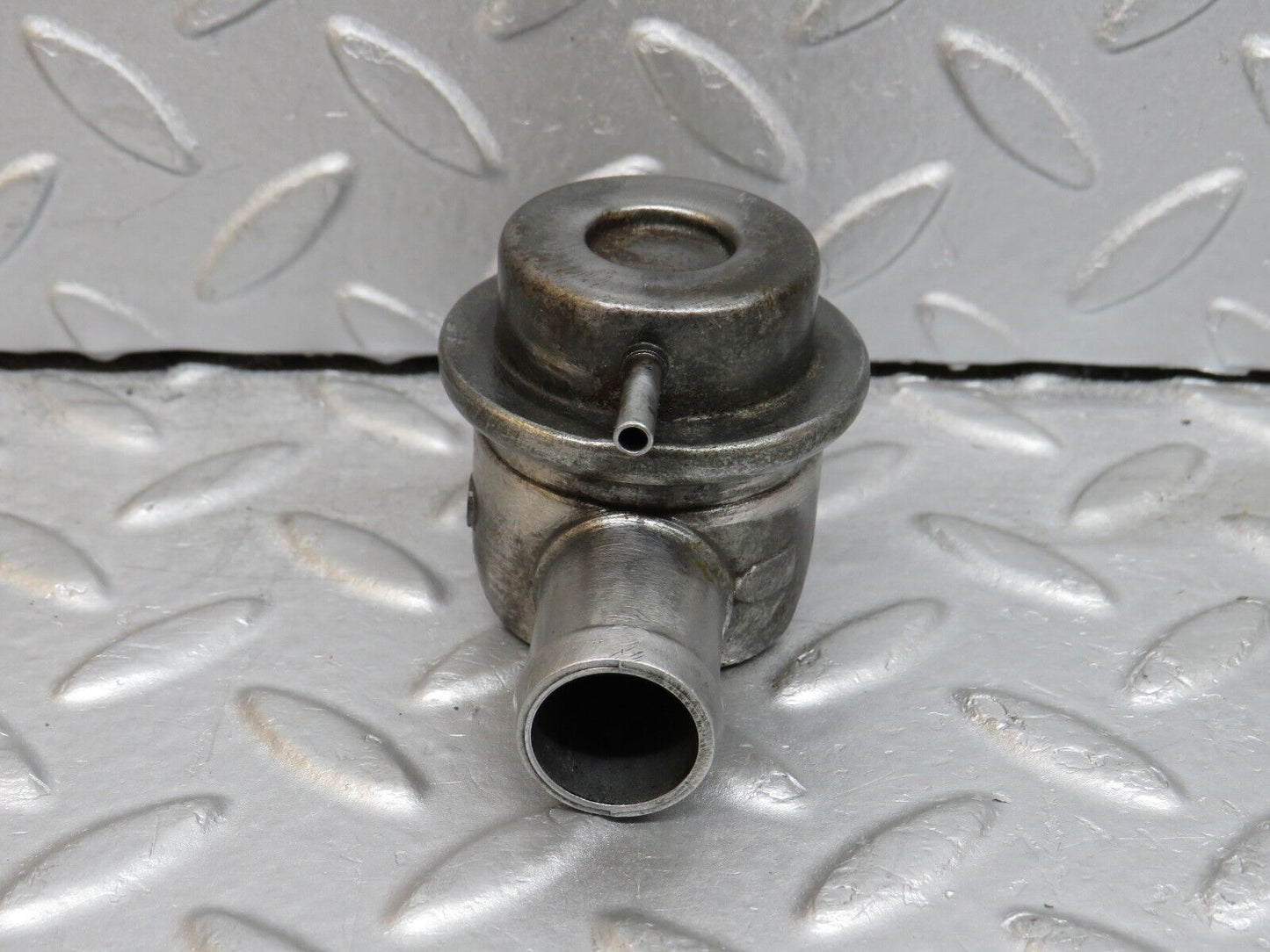 38111 Mercedes-Benz A124 320E Cabriolet EGR Exhaust Gas Recirculation Valve