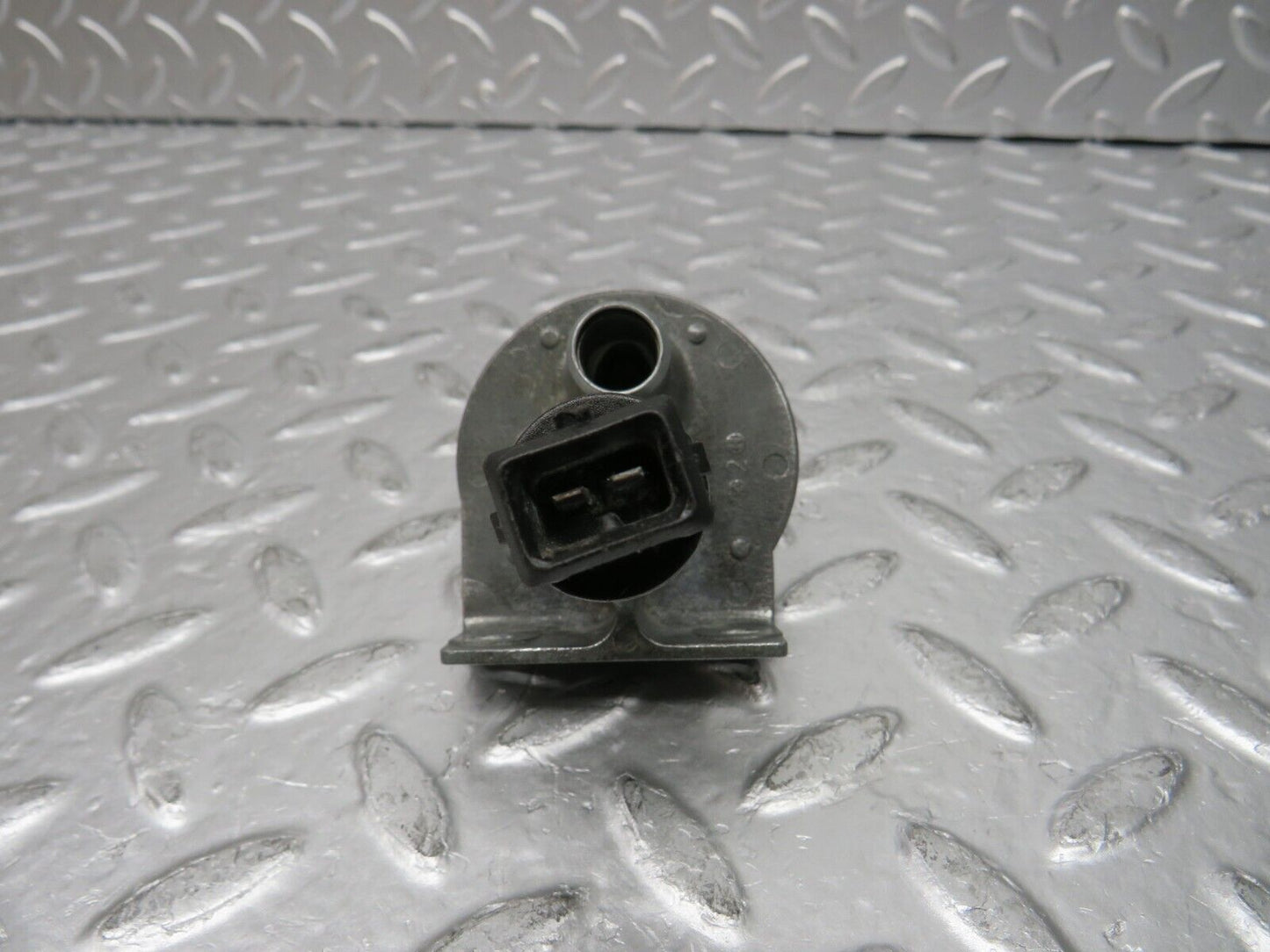 30749 Mercedes-Benz W201 190E Auxiliary Air Valve Bosch 0280140161