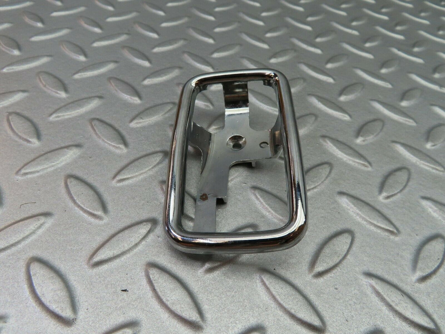 5820 Mercedes-Benz W123 200 Chrome Frame For Door Opener Left 1087660511