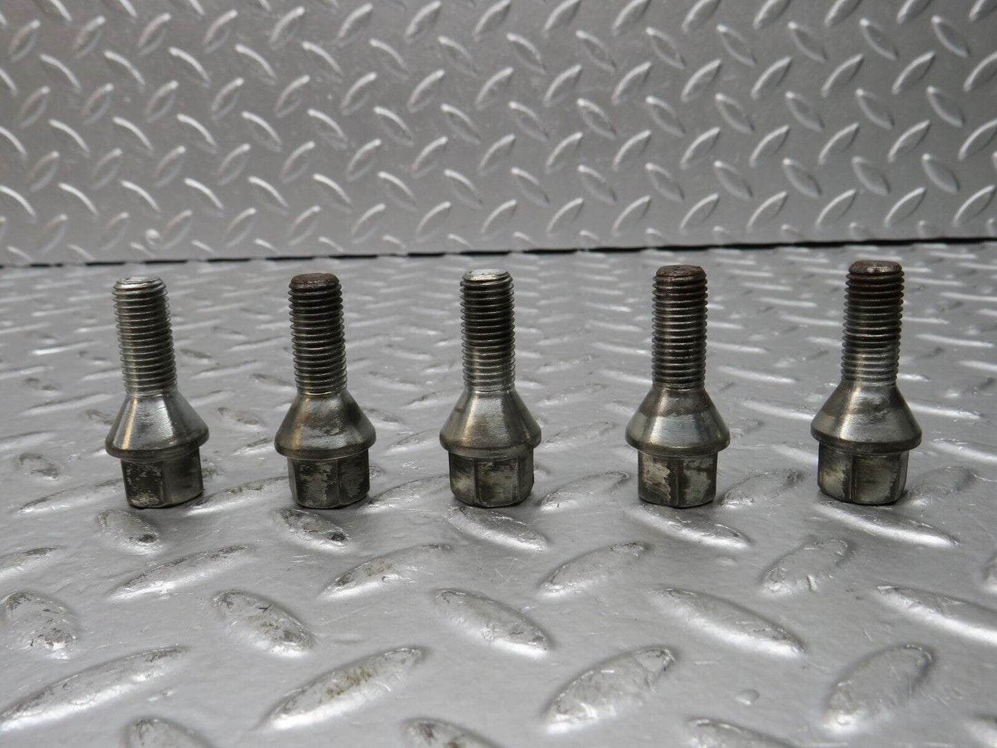 31865 Mercedes-Benz 5x Alloy Wheel Lug Bolt M12x1.5