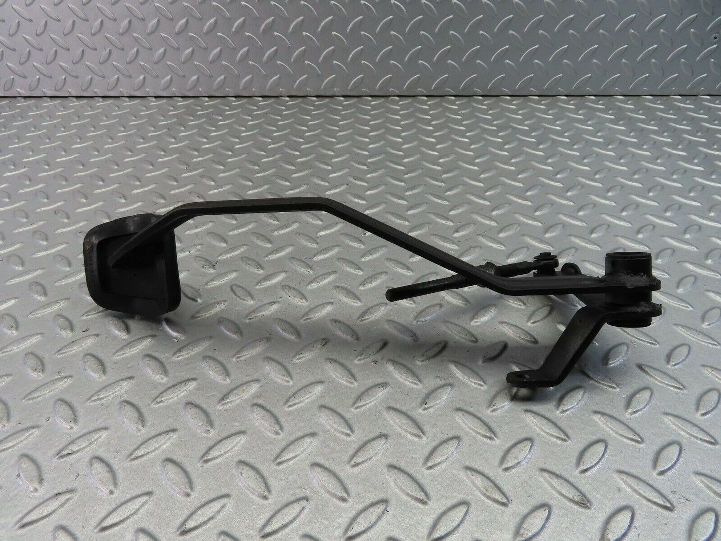 7990 Mercedes-Benz W115 220D Clutch Pedal With Rubber