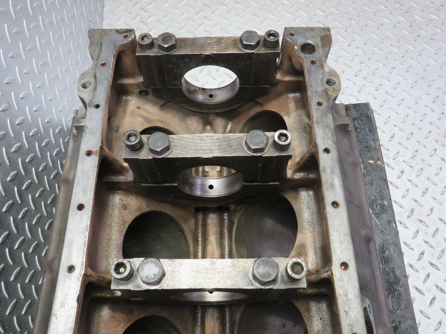 39979 Mercedes-Benz R107 350SL Engine Block 116.984 1160110801