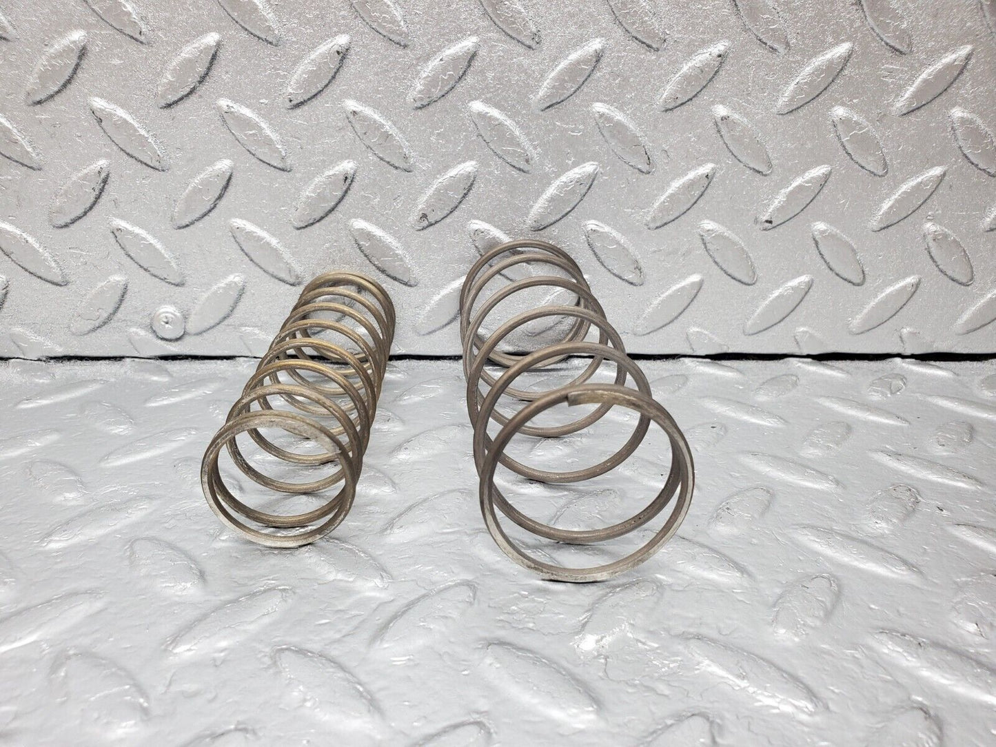 45488 Mercedes-Benz W124 260E Automatic Gearbox Piston Spring 722.409