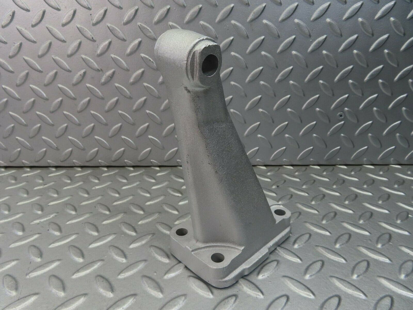 8327 Mercedes-Benz W114 Engine Mount Bracket Right Side 1802233904