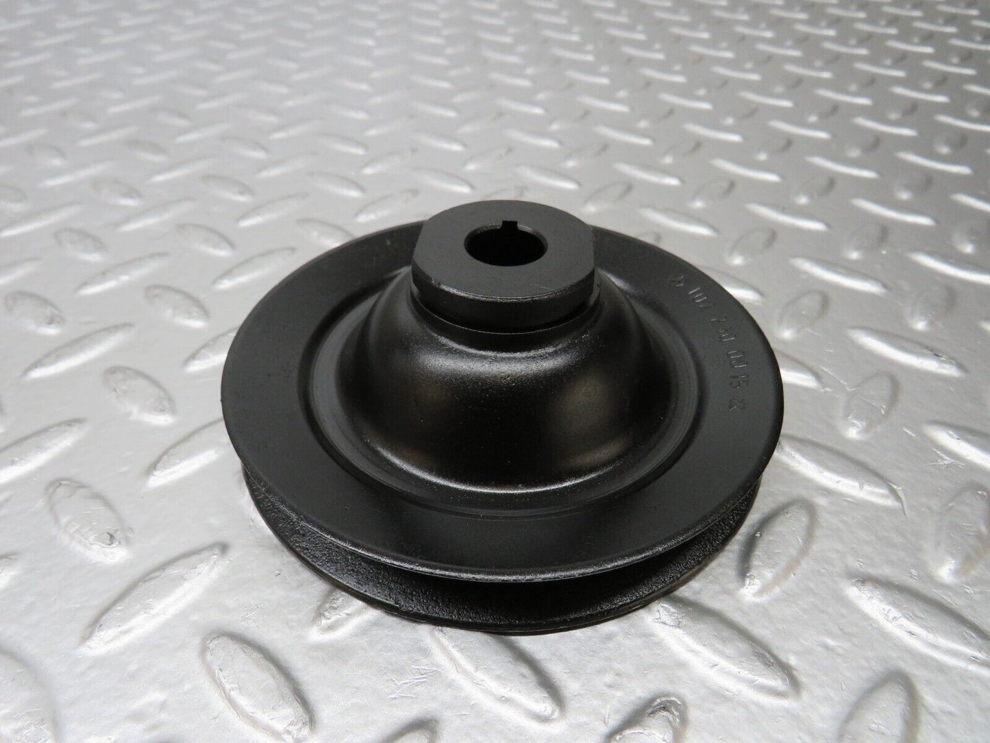 25500 Mercedes-Benz W123 200 Power Steering Pump Pulley 1022300015