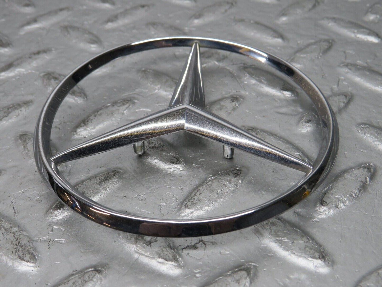 31814 Mercedes-Benz W201 190LE 1.8L Chrome Rear Emblem 2017580058