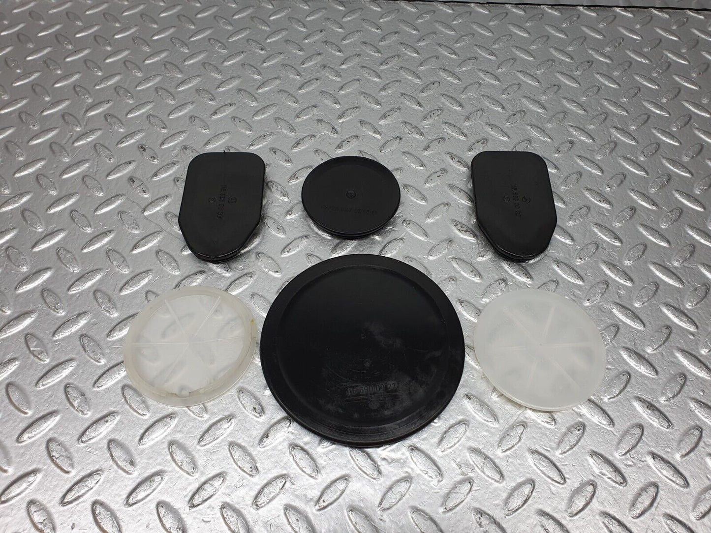 41002 Mercedes-Benz W126 300SE Trunk Boot Access Cover Panel Set 1156930030 11669010027 1269870145 1269870045