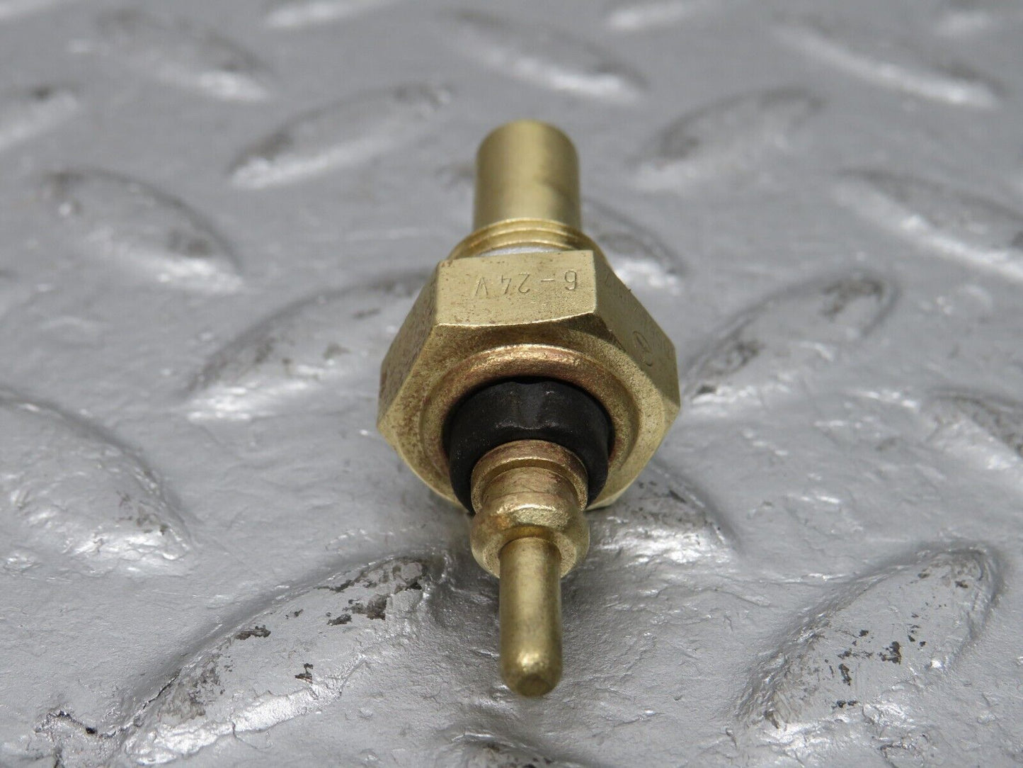39263 Mercedes-Benz R107 500SL Coolant Temperature Sensor VDO 0055421017