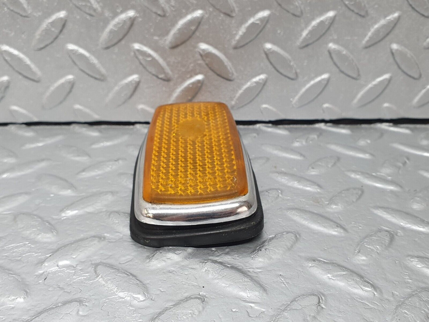 43120 Mercedes-Benz W108 280SE Front Right Side Position Light 0008260441