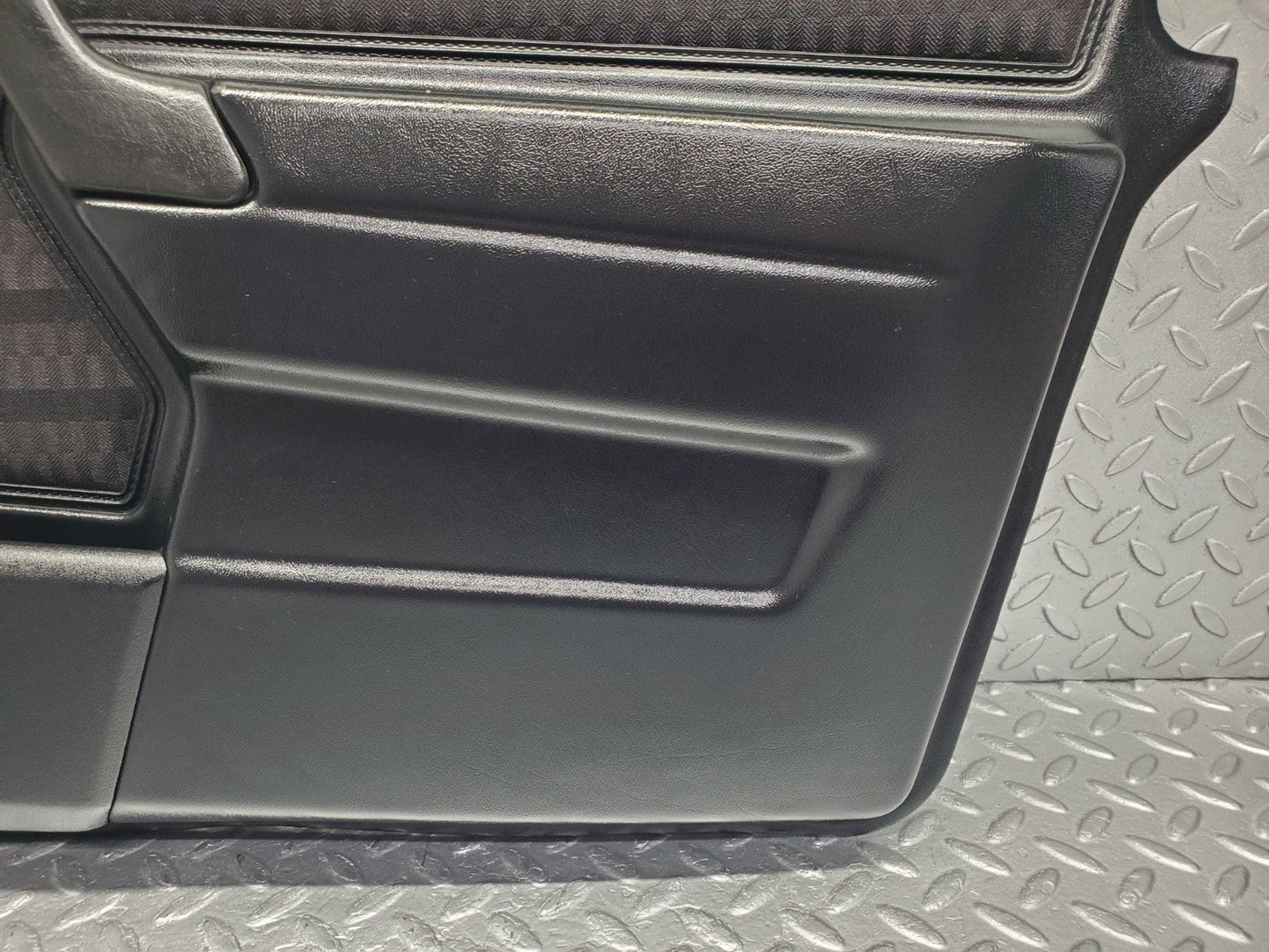 W201 Baby Benz front right door card black used OEM