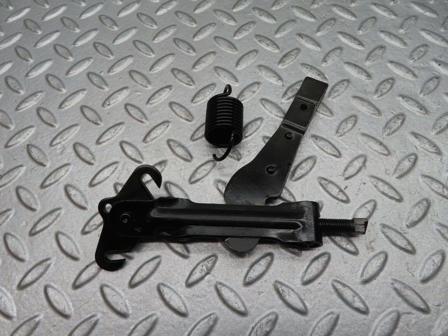 14513 Mercedes-Benz C107 280 SLC Handbrake Adjusting Handbrake Regulator