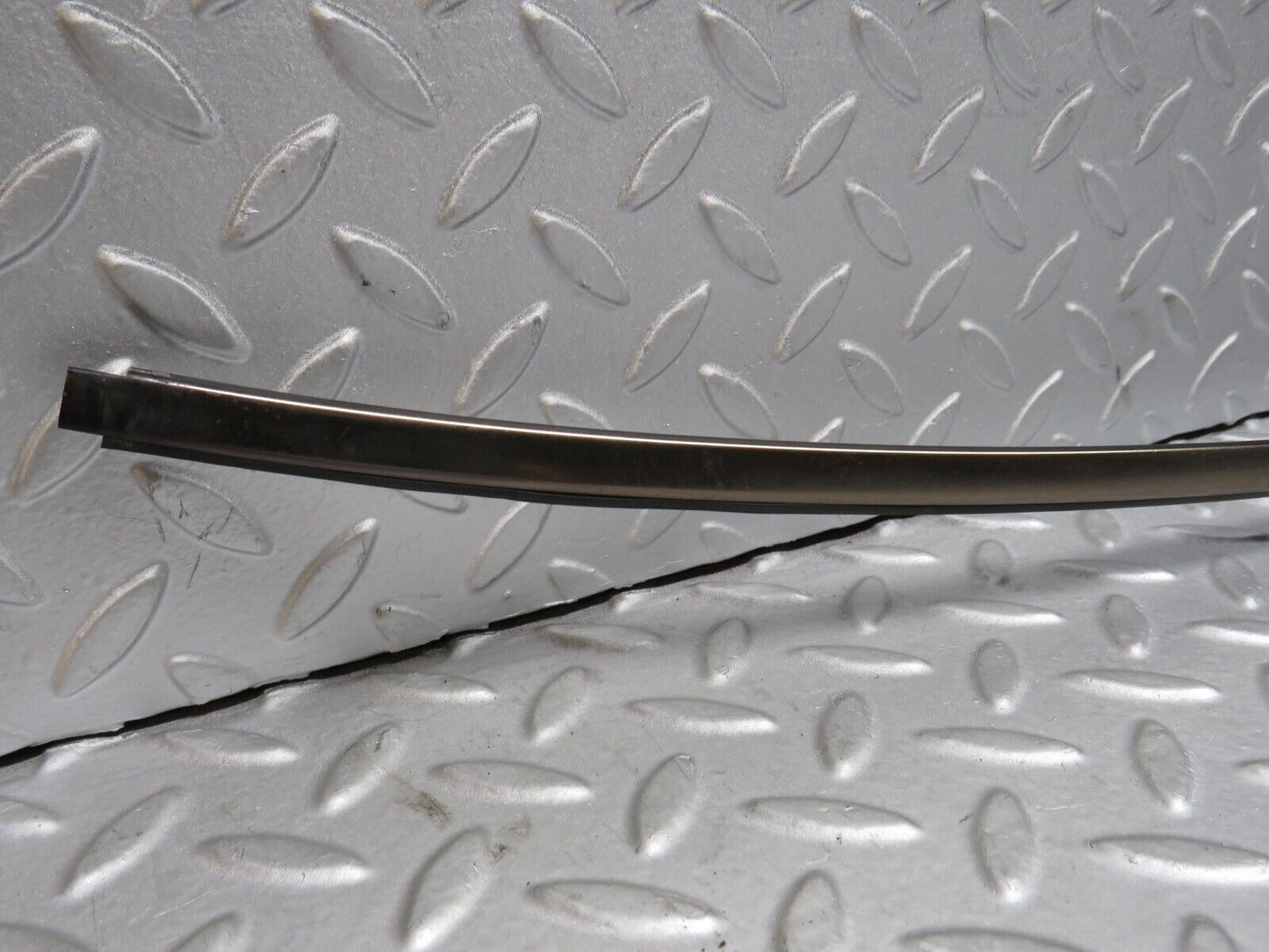 39803 Mercedes-Benz R129 320SL Coupe Front Windscreen Top Chrome Moulding Trim