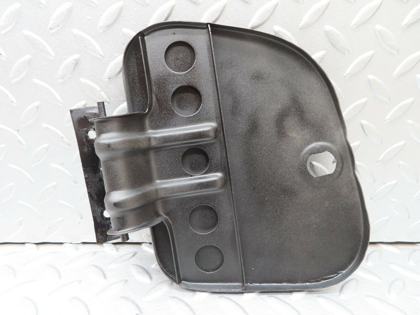 18702 Mercedes-Benz W120 W121 Ponton Fuel Tank Flap Cap