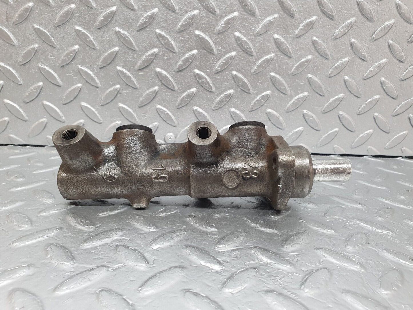 43690 Mercedes-Benz C126 380SEC Coupe Brake Master Cylinder ATE