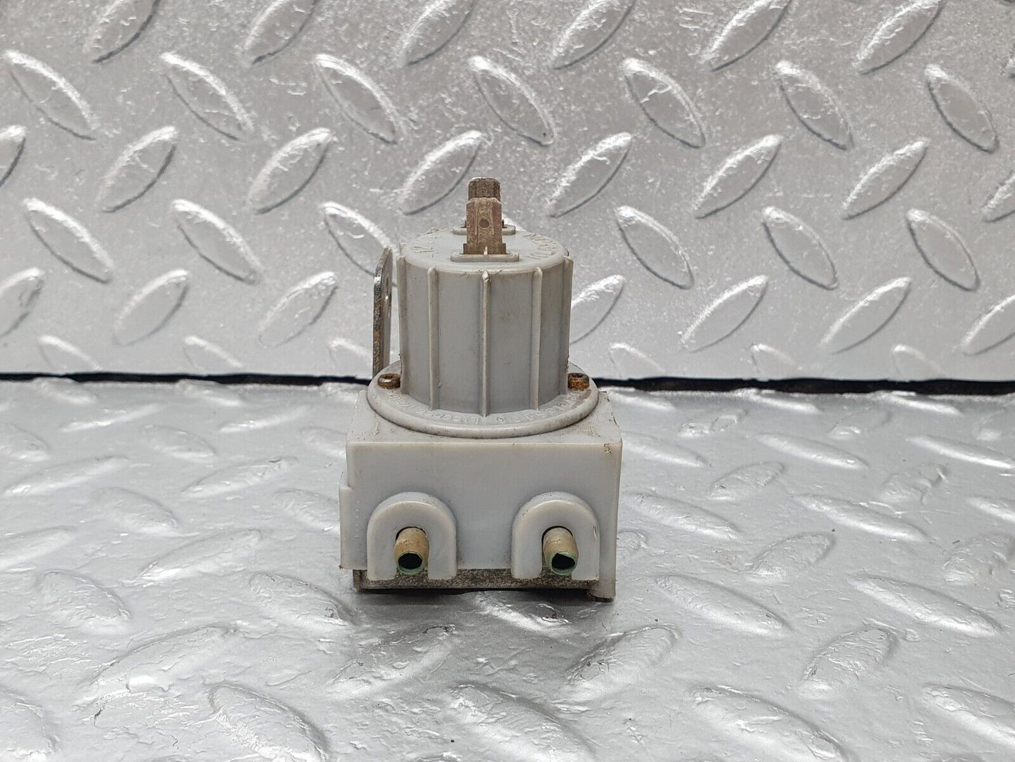 43124 Mercedes-Benz W108 280SE Windscreen Washer Pump