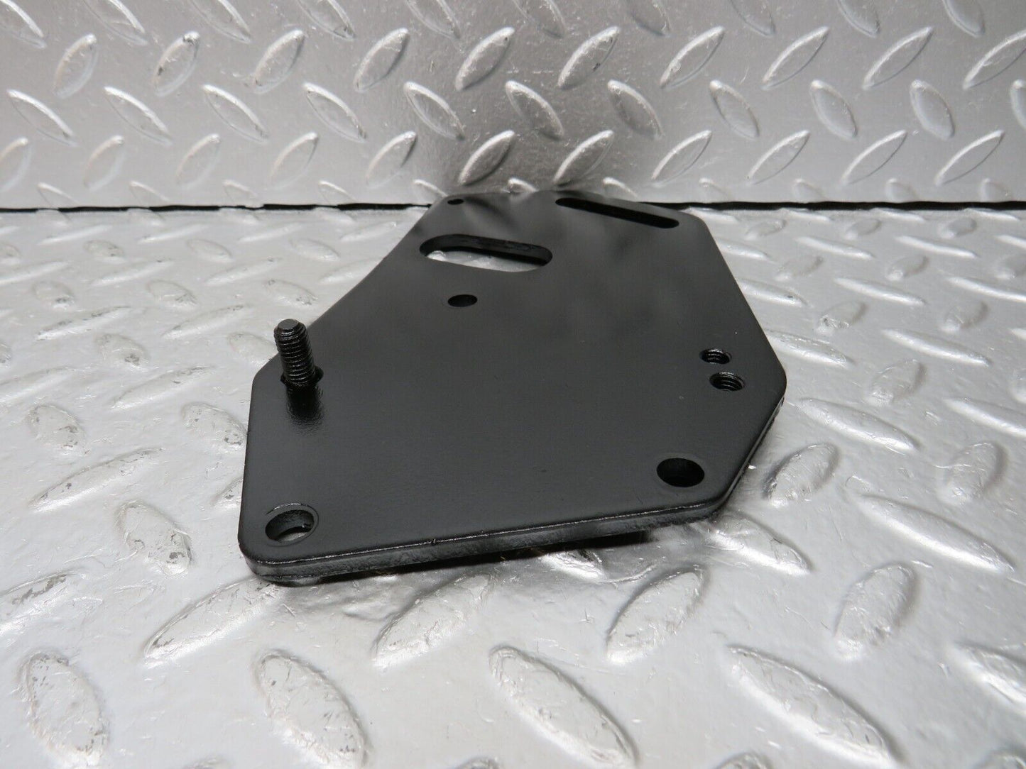 33087 Mercedes-Benz C107 R107 350 V8 Power Steering Pump Bracket