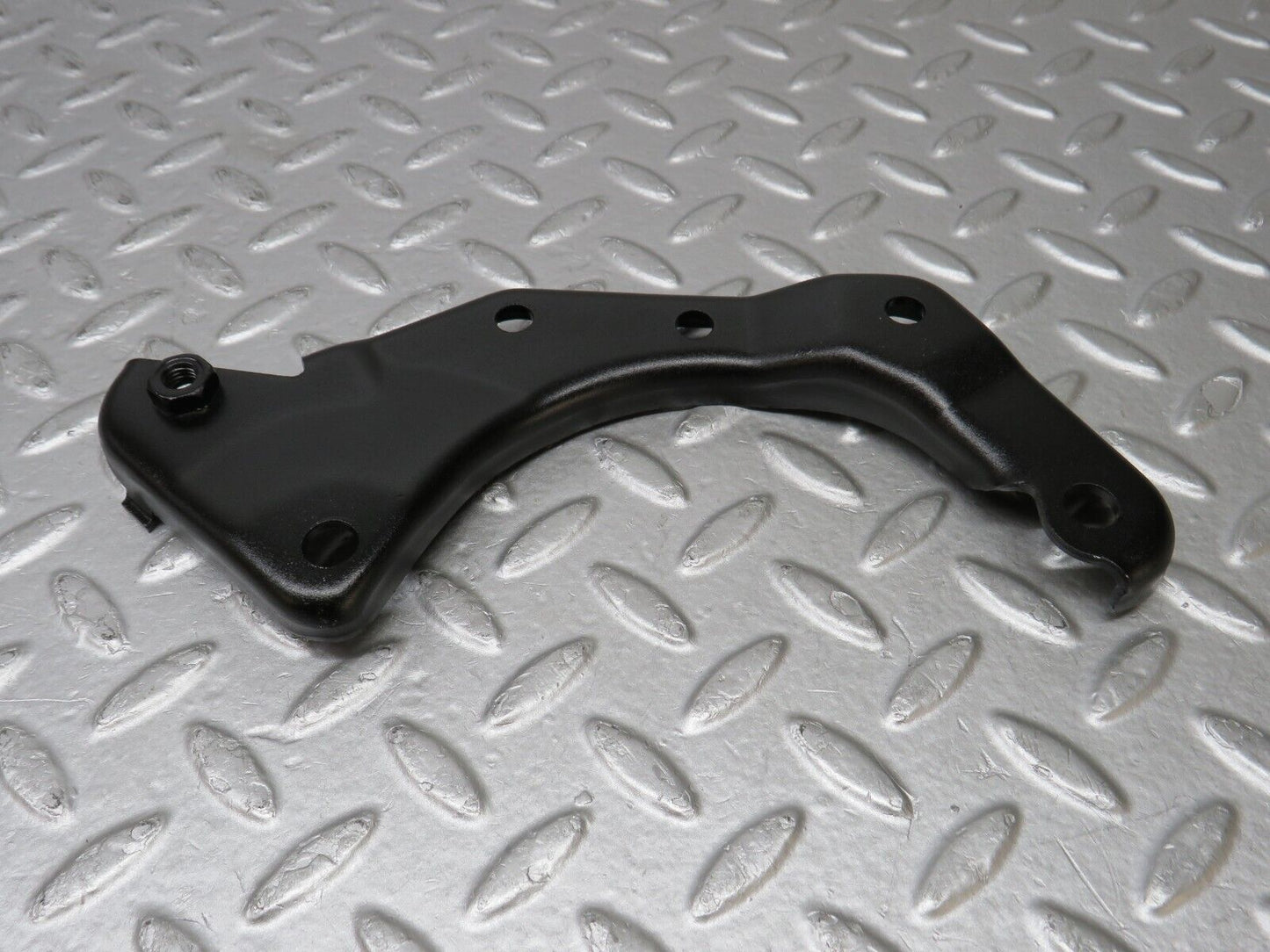 36780 Mercedes-Benz W201 190E 2.0L Power Steering Pump Bracket