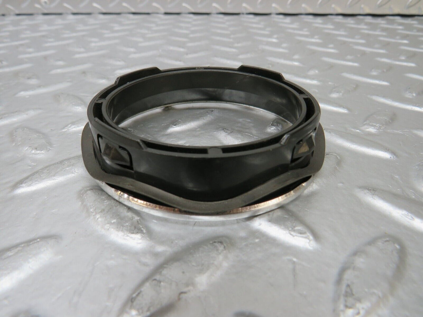 25594 Mercedes-Benz W123 200 Dashboard Air Vent Chrome Bezel