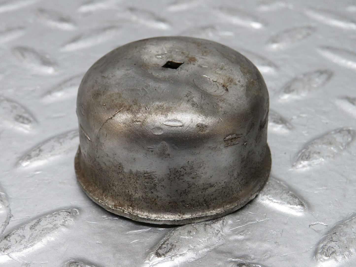 30087 Porsche 924 Wheel Hub Locking Cap