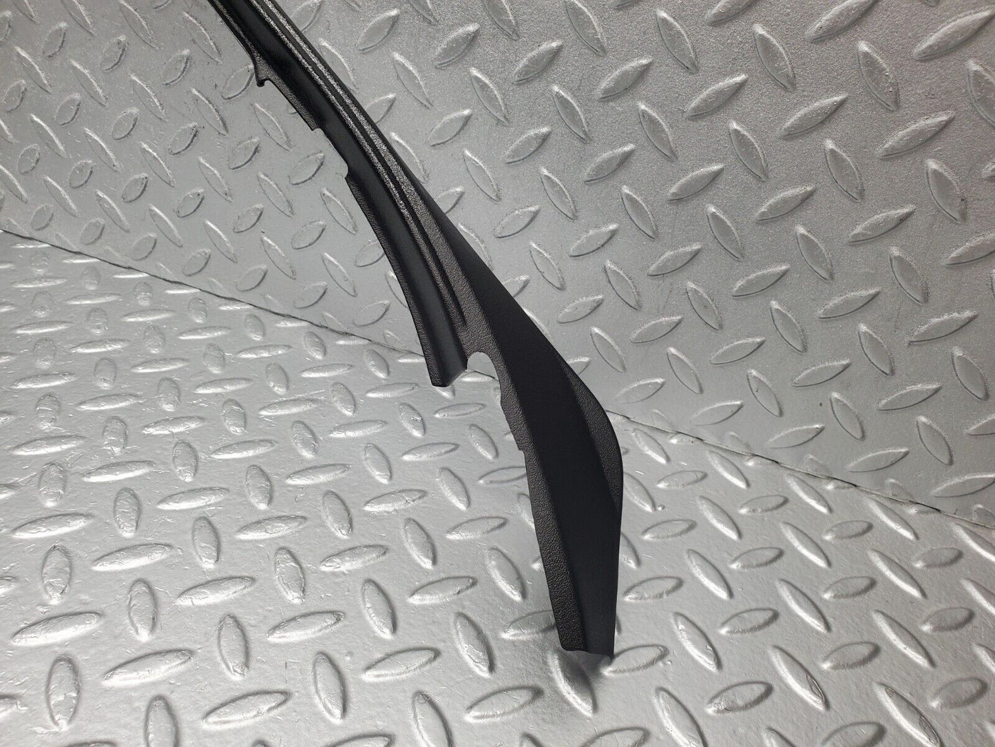 46251 Mercedes-Benz W124 280E Front Left Door Window Frame Trim 1247250171