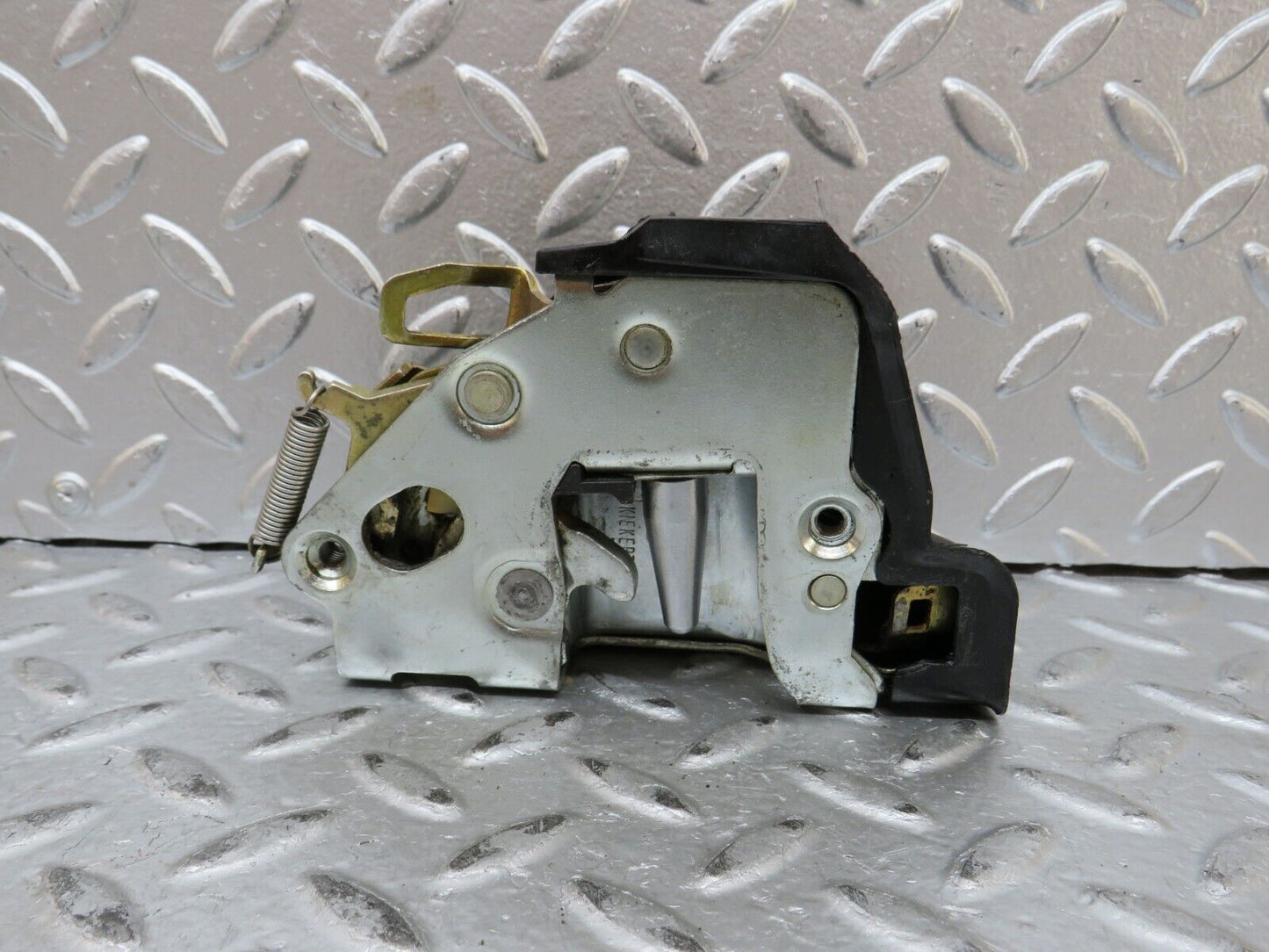 28291 Mercedes-Benz S123 240D Wagon Rear Left Door Lock Mechanism 1237330108