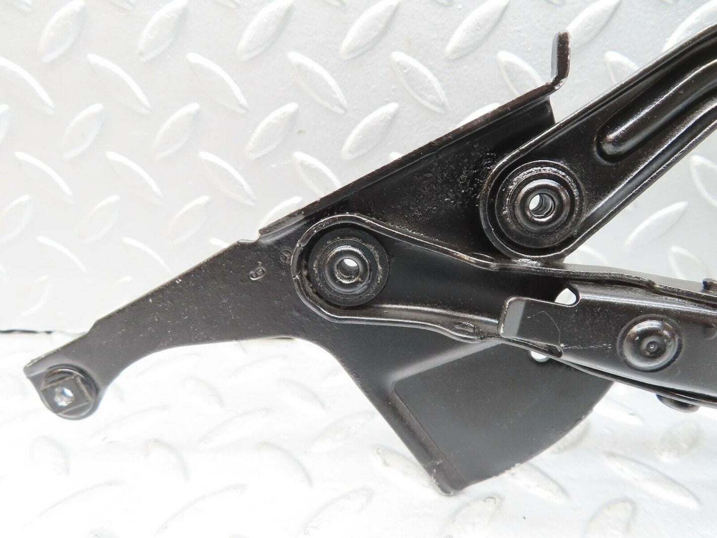 16424 Mercedes-Benz W124 260E Bonnet Hinge Right Side