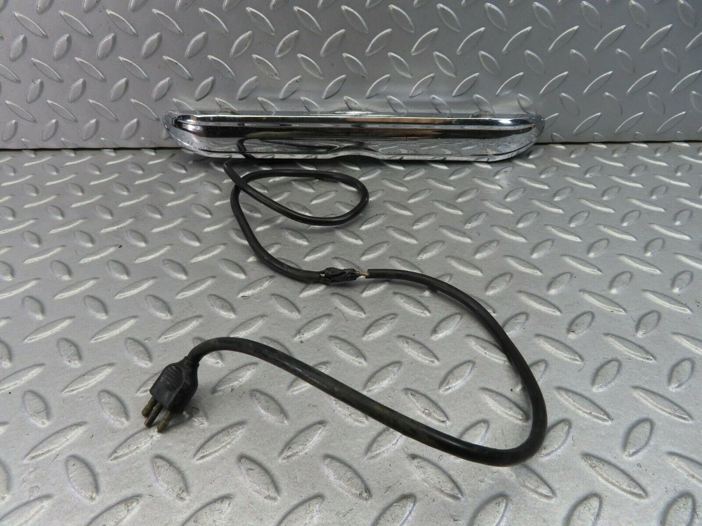 8181 Mercedes-Benz W108 number Plate Light Trunk Lid Chrome