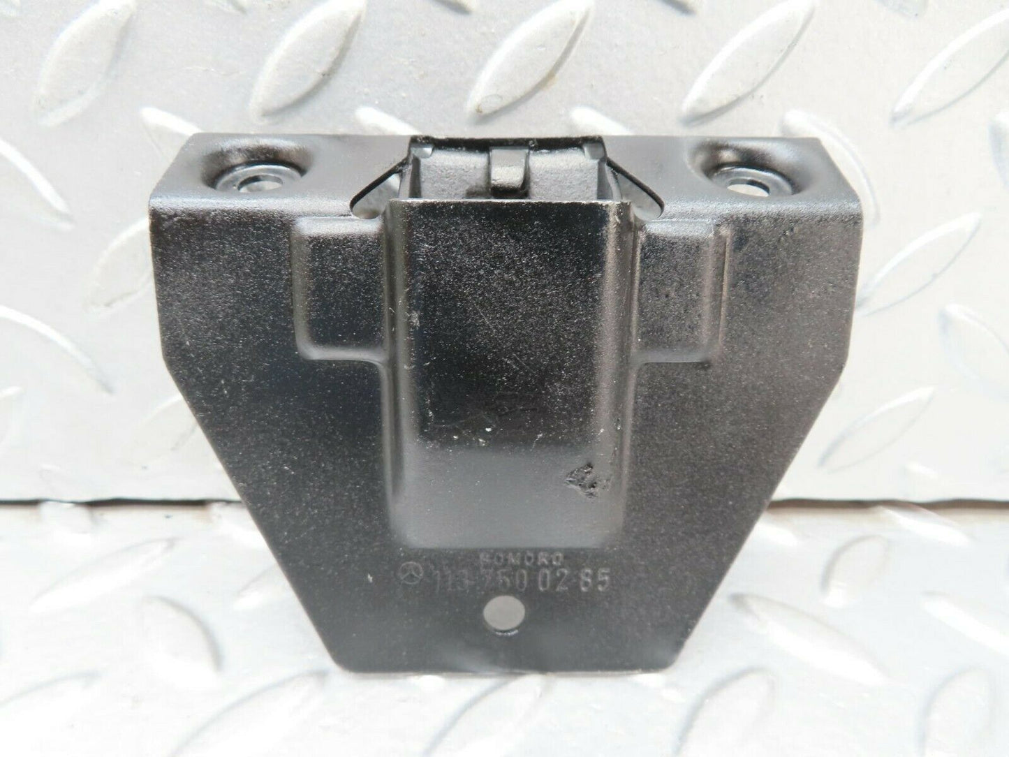 15563 Mercedes-Benz R107 450SL Trunk Boot Lock Latch 1137500285