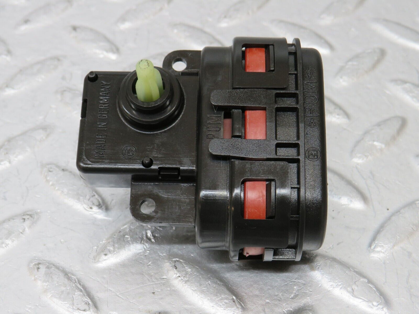 34901 Mercedes-Benz W210 320E Heater Box Vacuum Actuator 9449149102